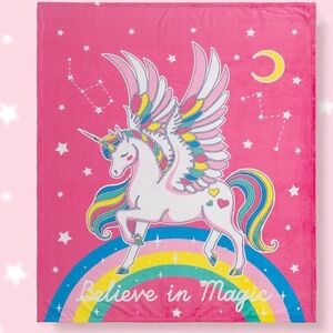 NWT 50 x 60” Pink Unicorn Glow on the dark Blanket  🦄